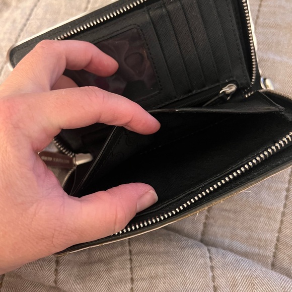 Michael Kors Wallet - Picture 7 of 8